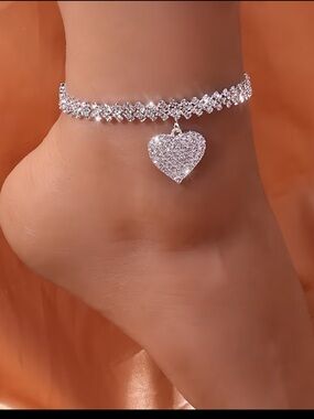 Sparkling Heart Charm Anklet - Silver Crystal